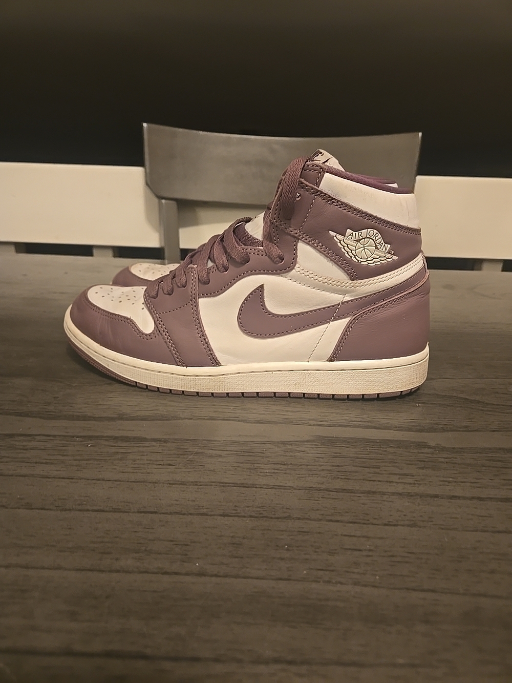 Nike Air Jordan 1 Retro High OG  Men's Shoes Mauve 9.5